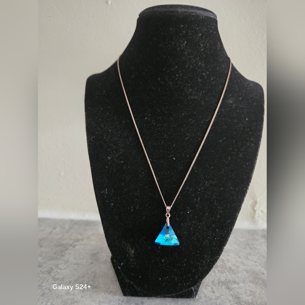 Elegant Blue Pendant Necklace Sterling 925 18"